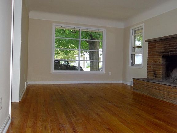 Front room N facing