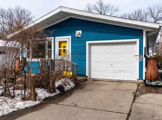 2206 Lake Point Dr, Madison, WI 53713