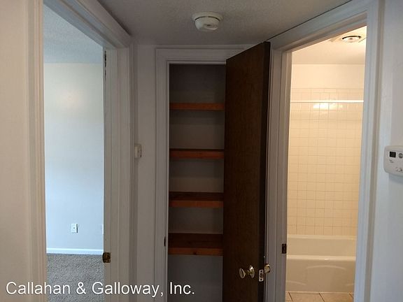 3rd image of 1030 Southpark Dr #2A