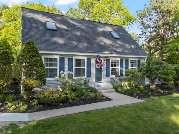 16 Pine Valley Road, Old Orchard Beach, ME 04064