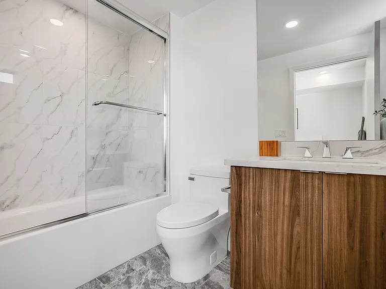 1021 S Shenandoah St — Photo 11