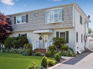 218 S Pershing Ave, Bethpage, NY 11714