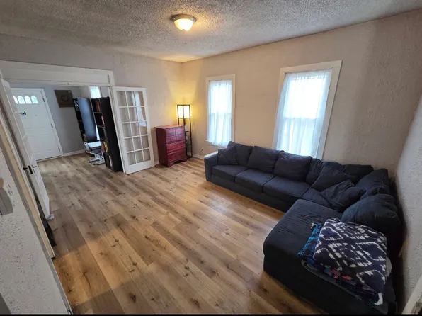 578 2nd Ave, Aurora, IL 60505