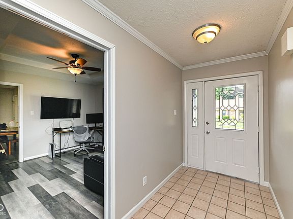 2nd image of 1311 Custer Ct