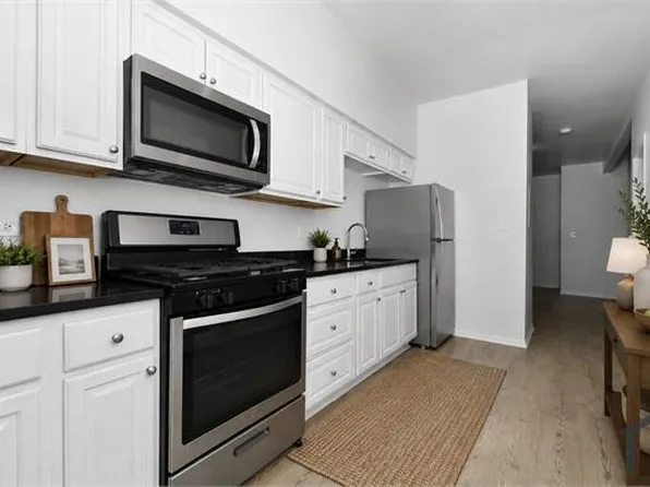 4424 S Michigan Ave #204, Chicago, IL 60653