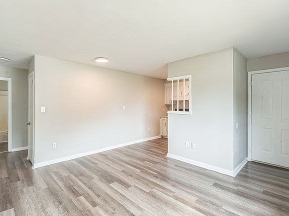 4th image of 105 Walnut St #17