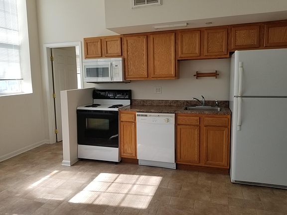 2nd image of 350 Cypress St APT 5