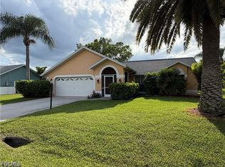 546 Whispering Wind Bnd, Lehigh Acres, FL 33974
