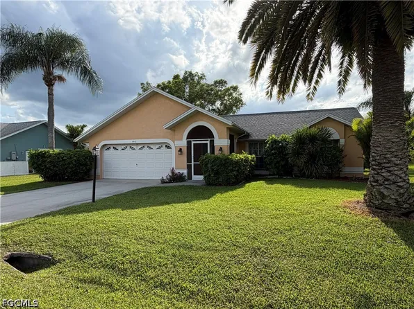 546 Whispering Wind Bnd, Lehigh Acres, FL 33974