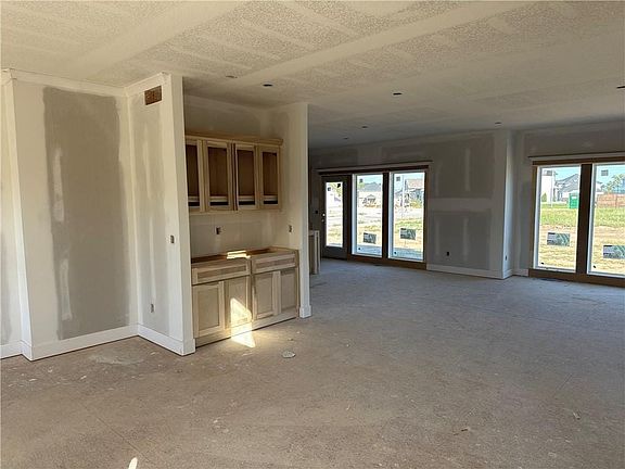 2nd image of 4602 NE 88th Ter