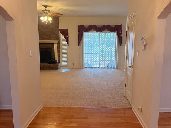 4th image of 2960 Sunshine Rd