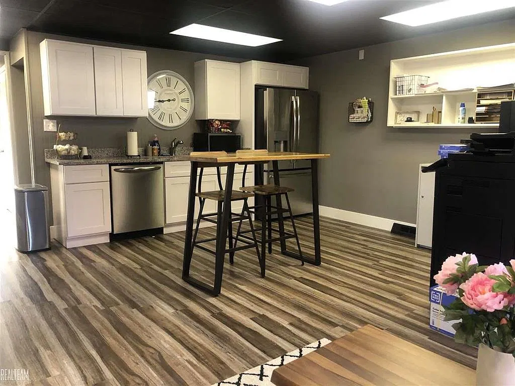 3 bed, 1400 sqft, $2,500 — Photo 4