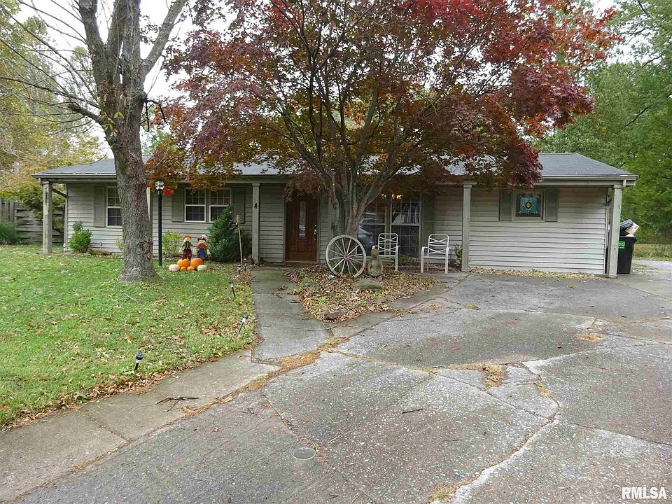 1st image of 4 Valley Forge Dr