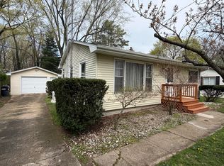 121 Elmside Rd, Benton Harbor, MI 49022
