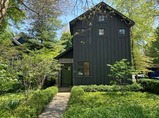 31 N Spring St, Douglas, MI 49406