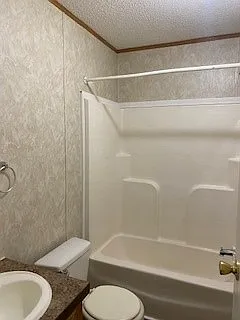 822 Monroe Ln — Photo 5