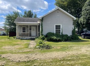 204 N 3rd St, Altamont, IL 62411