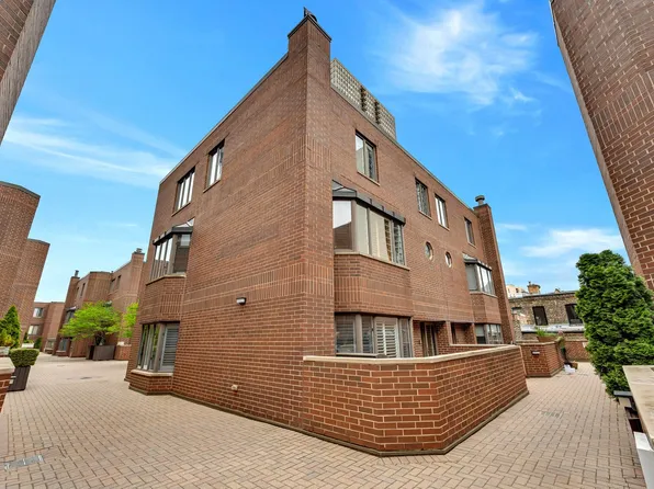 1715 N Wells St APT 51, Chicago, IL 60614