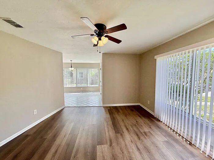 3 bed, 2.0 bath, 805 sqft, $1,675 — Photo 4