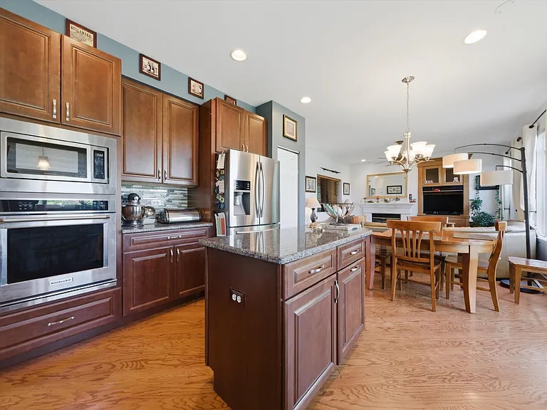 1090 Aster Ct — Photo 17