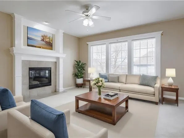 8906 N Cosby Ave, Kansas City, MO 64154