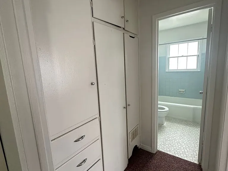521 E Harmon Dr — Photo 10