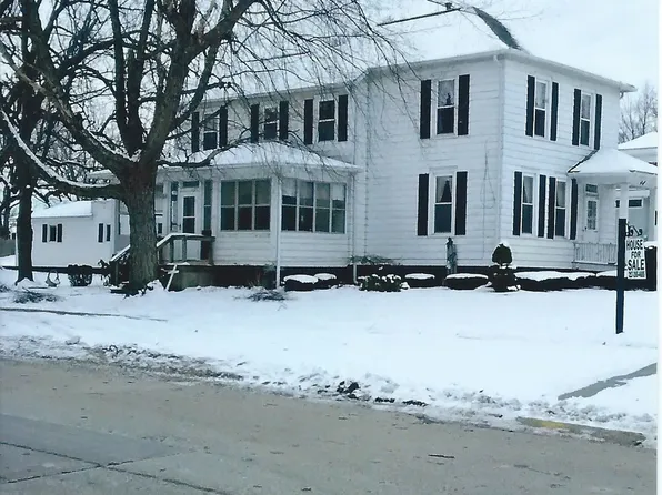 413 W Fayette St, Pittsfield, IL 62363