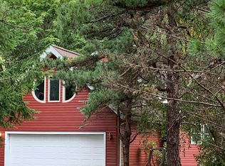 641 Clearview Dr, Long Pond, PA