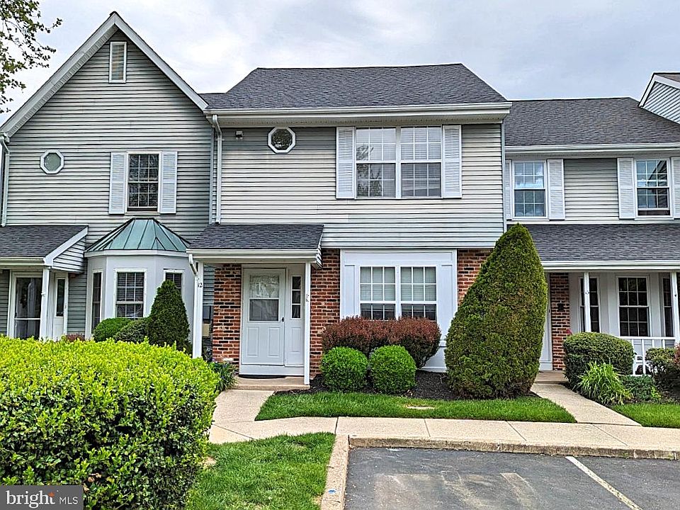 1st image of 12 Ardsley Ct