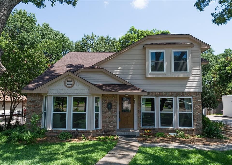 1st image of 305 Country View Ln