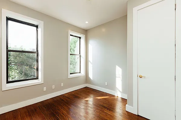 Rented by Nooklyn NYC LLC | media 49