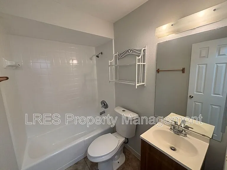 1031 Columbia Ave #K — Photo 12