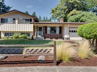 17635 NE Couch St, Portland, OR 97230
