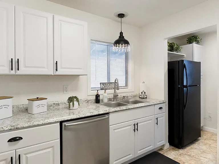 20577 Sunset Ln — Photo 7