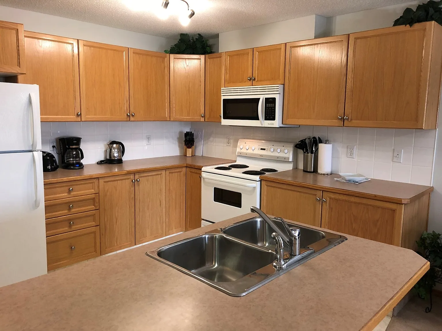 2 bed, 1100 sqft, $2,795 — Photo 2