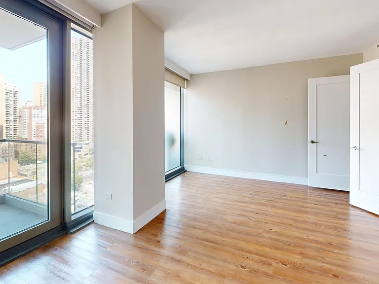 237 E 34th St #1405 — Photo 7