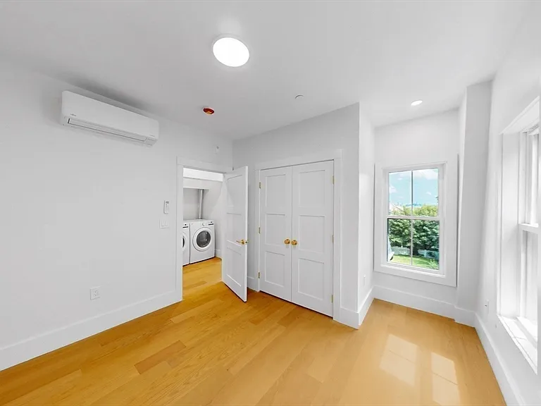 139 Sycamore St #B — Photo 13