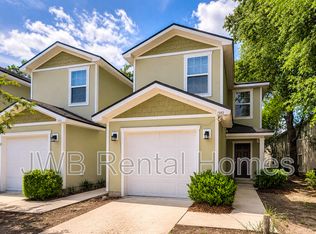 7880 Playschool Ln, Jacksonville, FL 32210