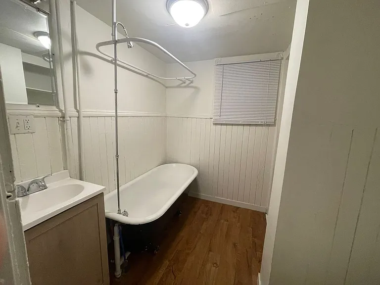1901 E Superior St — Photo 13