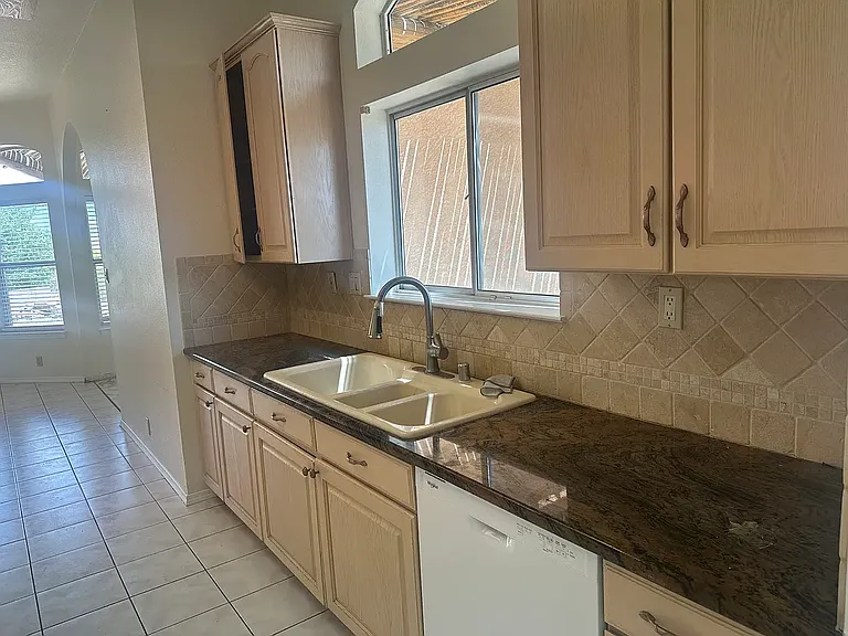 1712 Black River Ct NE — Photo 9