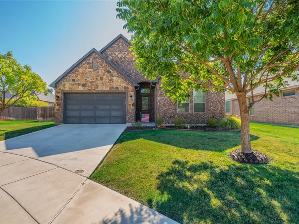 3005 Dry Creek Ct, Decatur, TX 76234