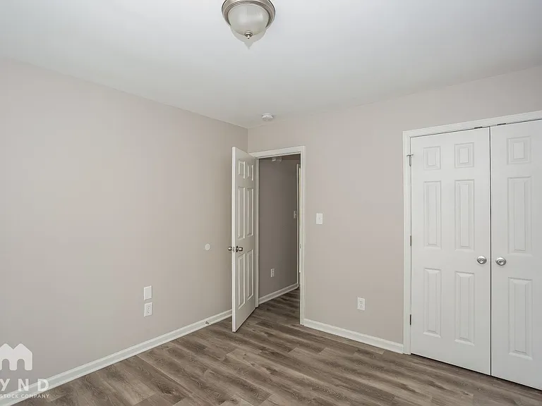 4723 Hendrix Ct — Photo 8
