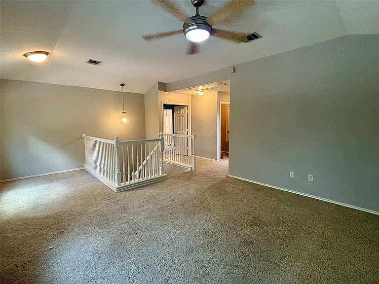 100 Crockett Rd — Photo 16