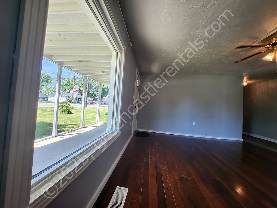 1st image of 1100 Avenue C St