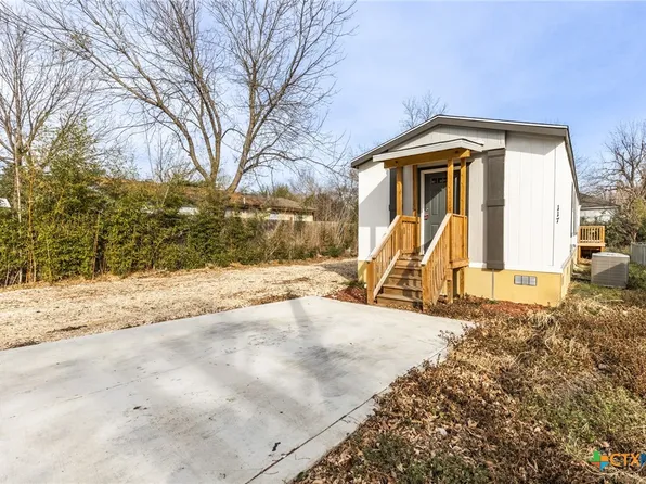 117 Royal St, Taylor, TX 76574