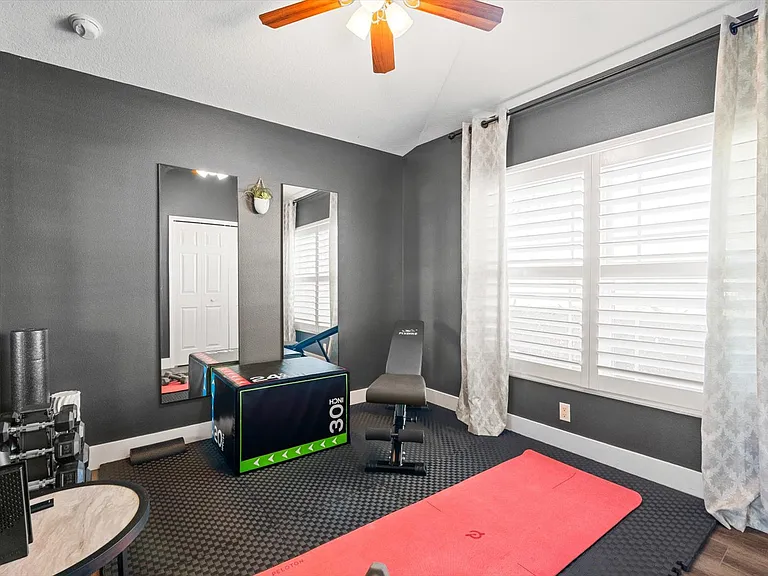 4904 58th Ter E — Photo 10
