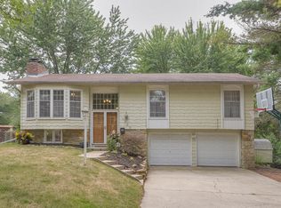 9235 Mastin Dr, Overland Park, KS 66212