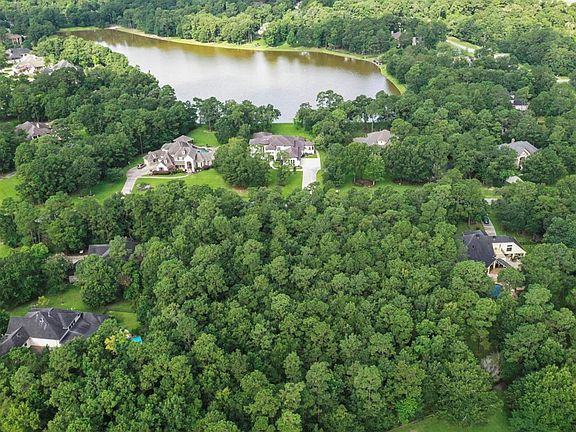 This is a view from the back of the lot, looking towards the lake.