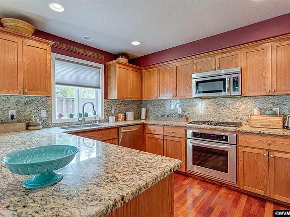 4th image of 6145 SW Grand Oaks Dr