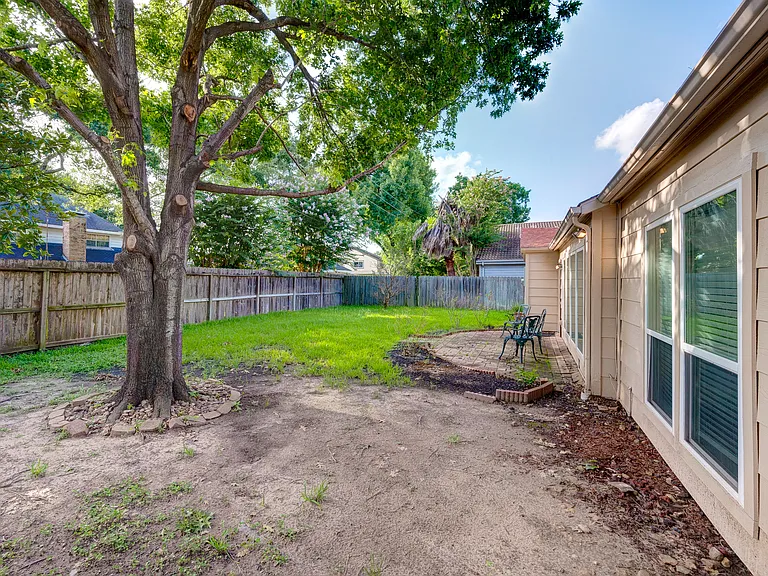 1722 S Kirkwood Rd — Photo 53